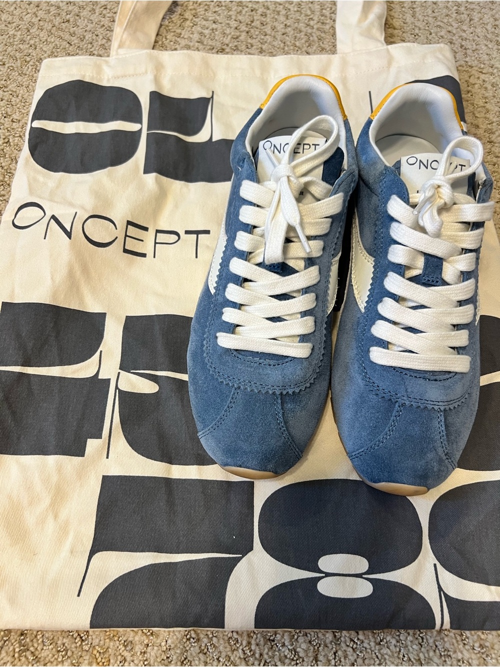 Oncept Essex Sneaker - Harbor Blue - size 7.